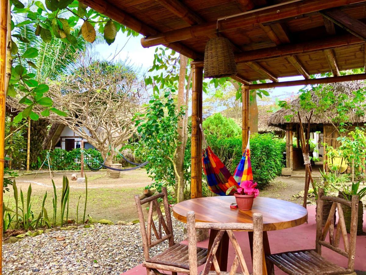 Hostal Los Orishas Ayampe Bagian luar foto