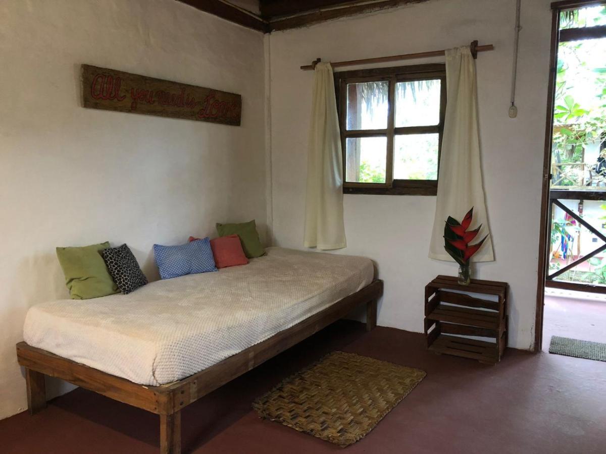 Hostal Los Orishas Ayampe Bagian luar foto